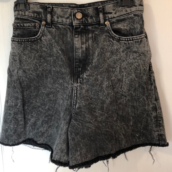 Zara Pants - ZARA The 60’s Collection frayed high rise shorts 2